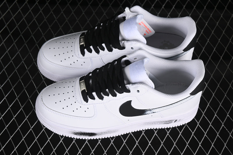 AIR FORCE 1 07 LOW WHITE/BLACK