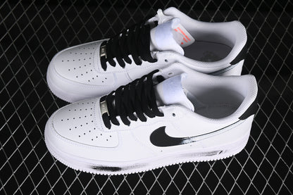 AIR FORCE 1 07 LOW WHITE/BLACK