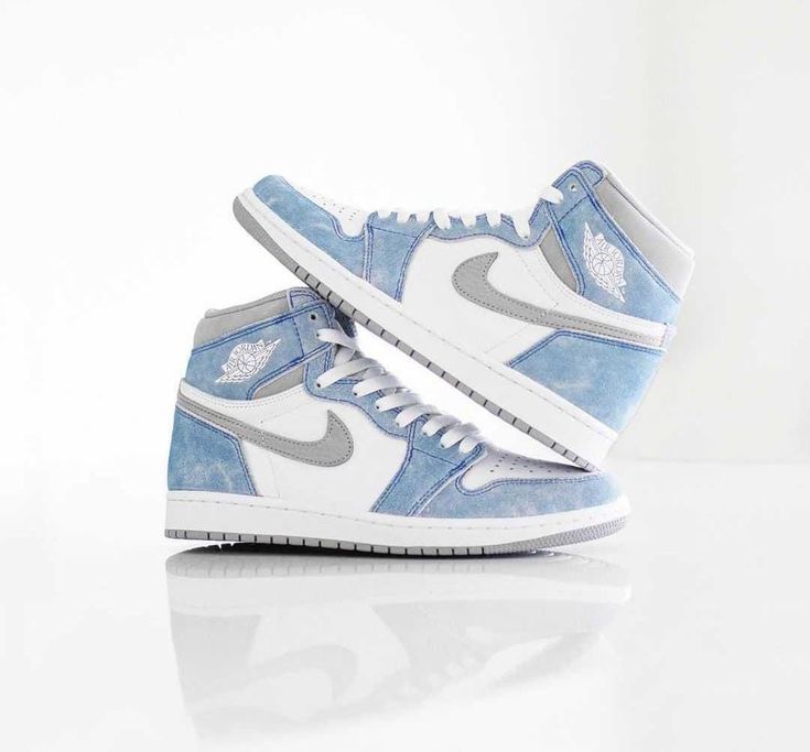 Jordan 1 High Hyper Royal