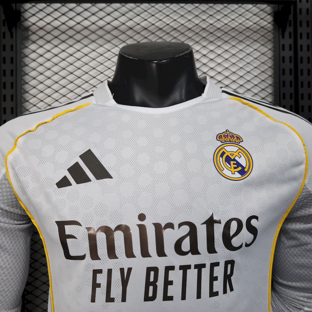 Real Madrid 2025/26 Home Mangas Largas Jersey Player Version