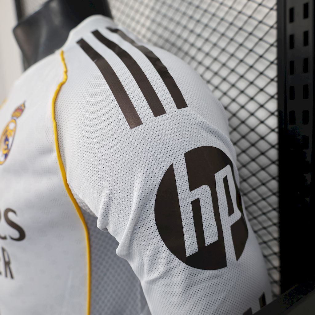 Real Madrid 2025/26 Home Mangas Largas Jersey Player Version