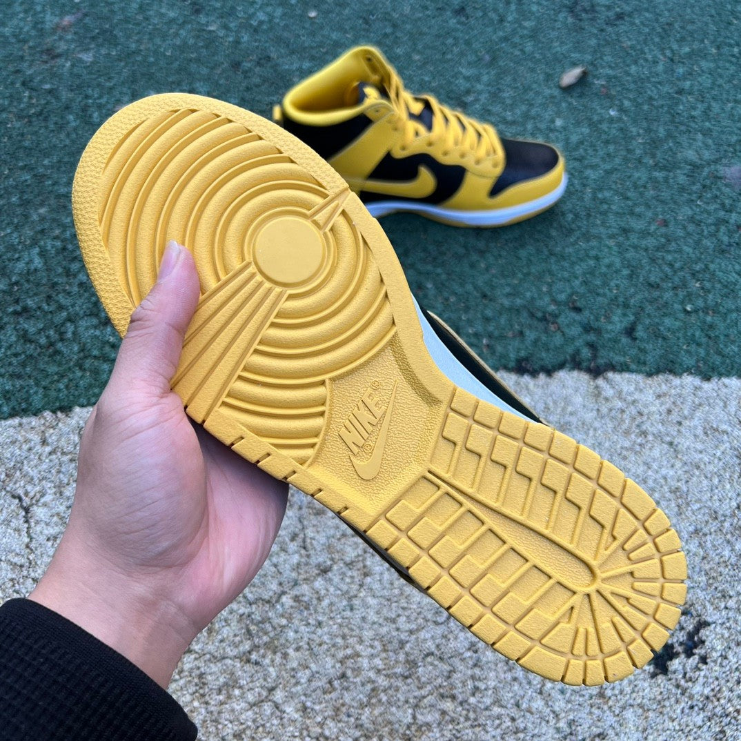 Nike Dunk High x Wu-Tang