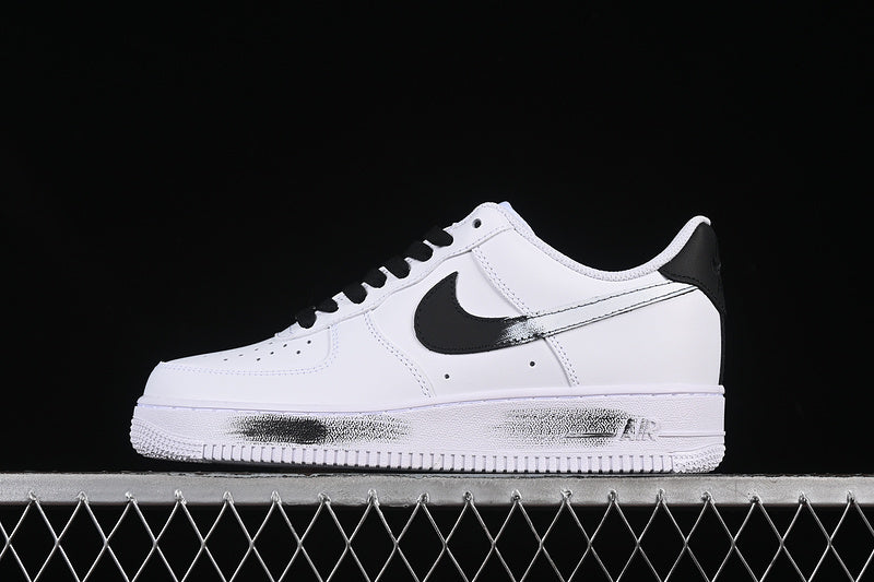 AIR FORCE 1 07 LOW WHITE/BLACK