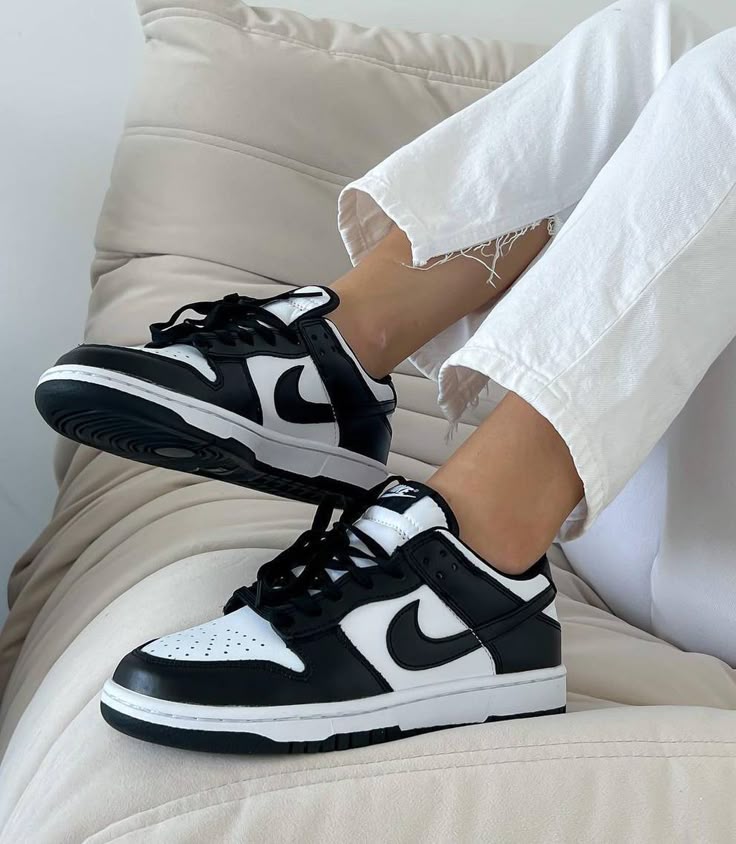 Dunk Low Panda