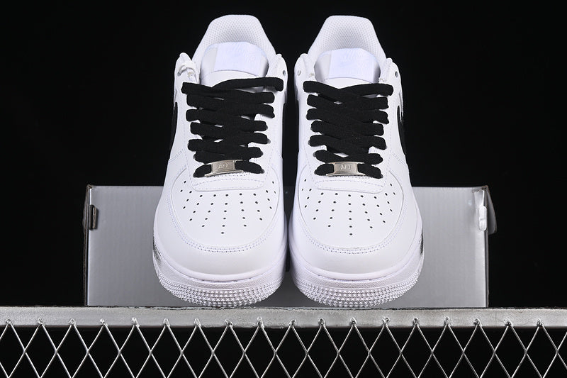 AIR FORCE 1 07 LOW WHITE/BLACK