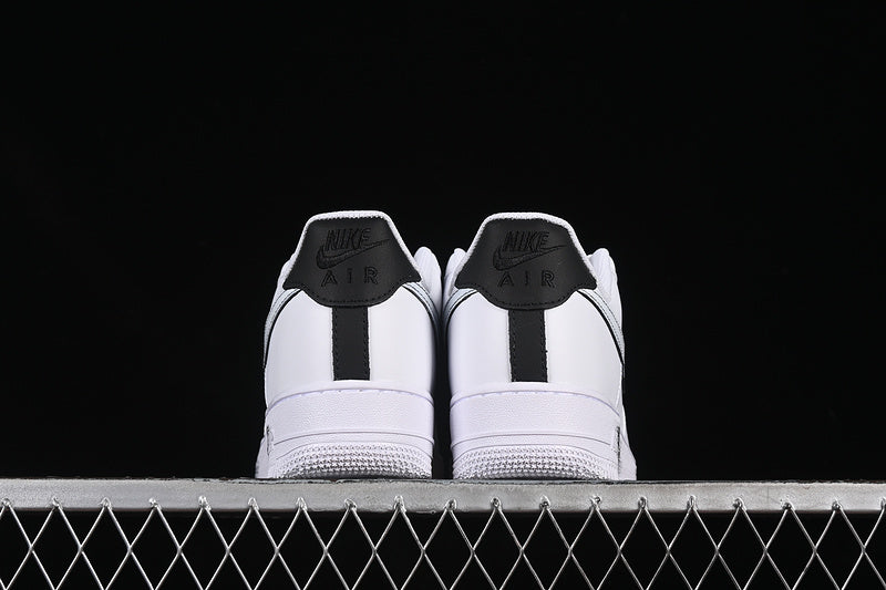 AIR FORCE 1 07 LOW WHITE/BLACK