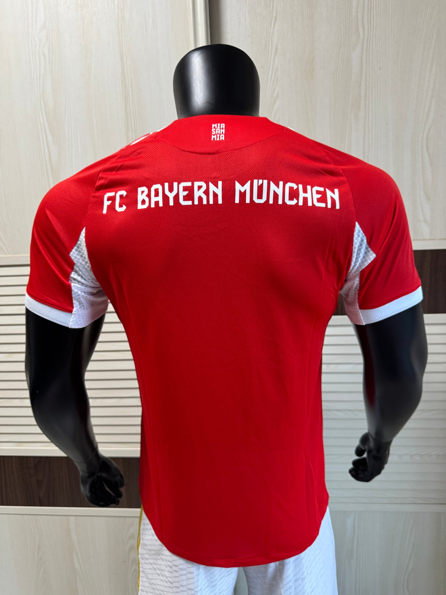 25-26 Bayern Home Version Player
